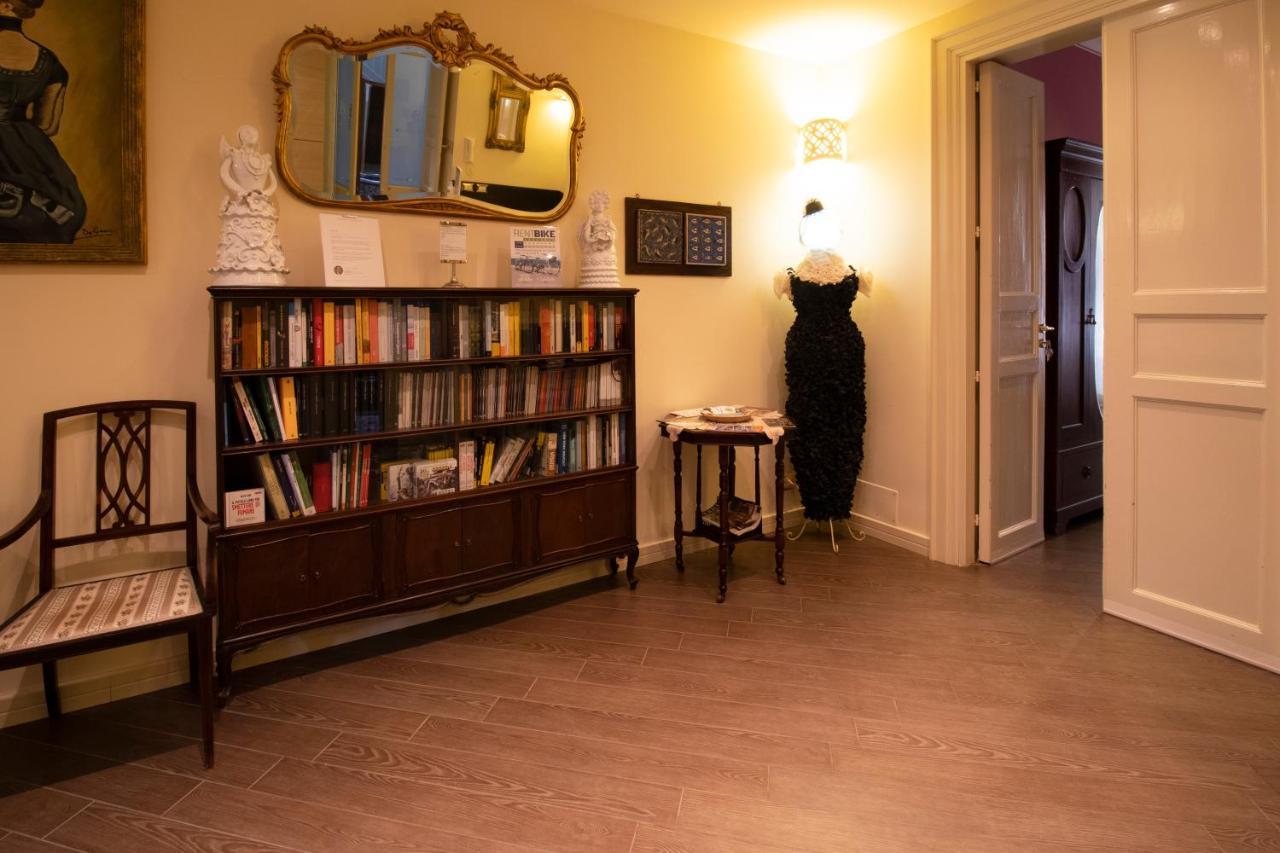 The Palace B&B And Apartments Santo Stefano di Camastra Exteriör bild