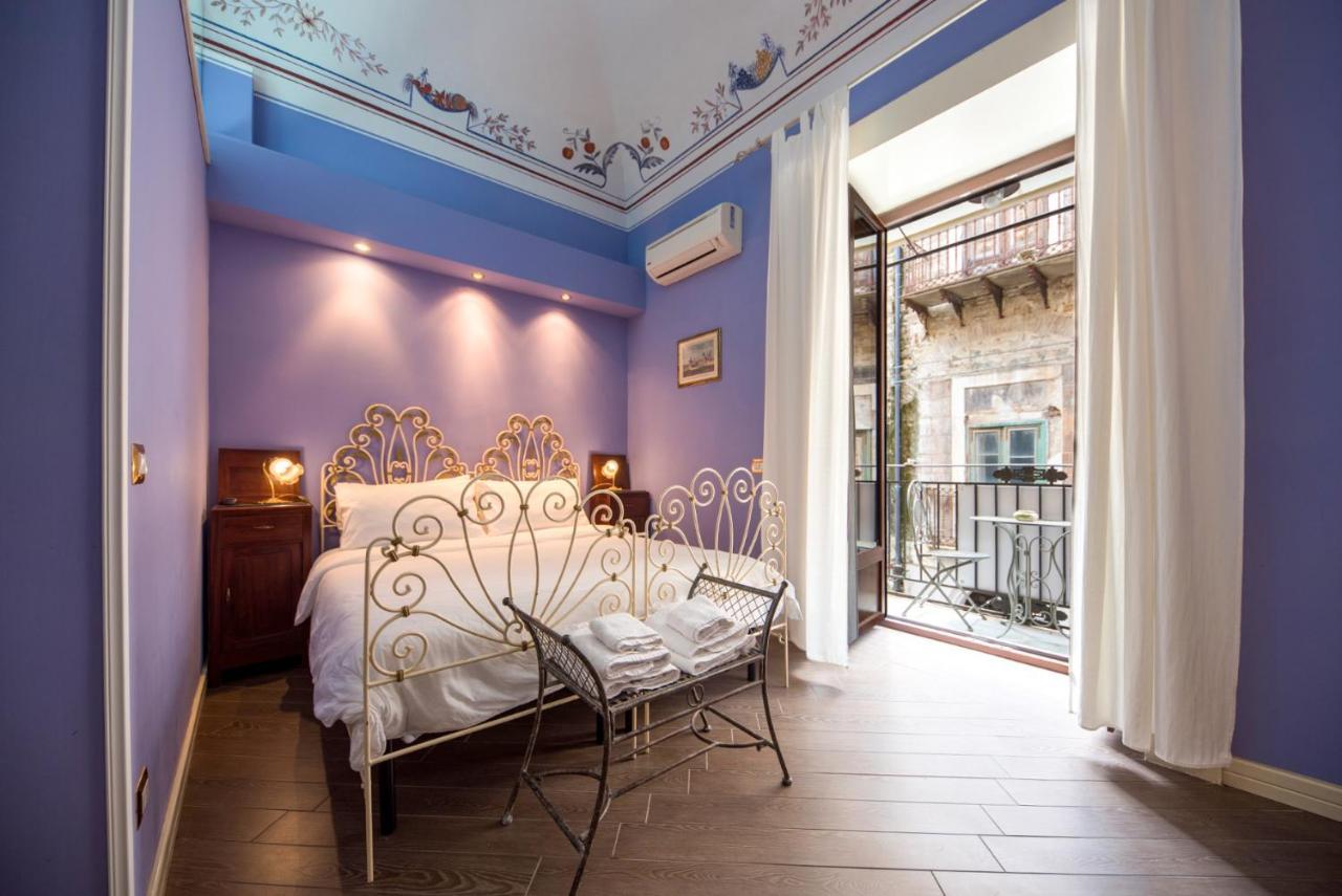 The Palace B&B And Apartments Santo Stefano di Camastra Exteriör bild