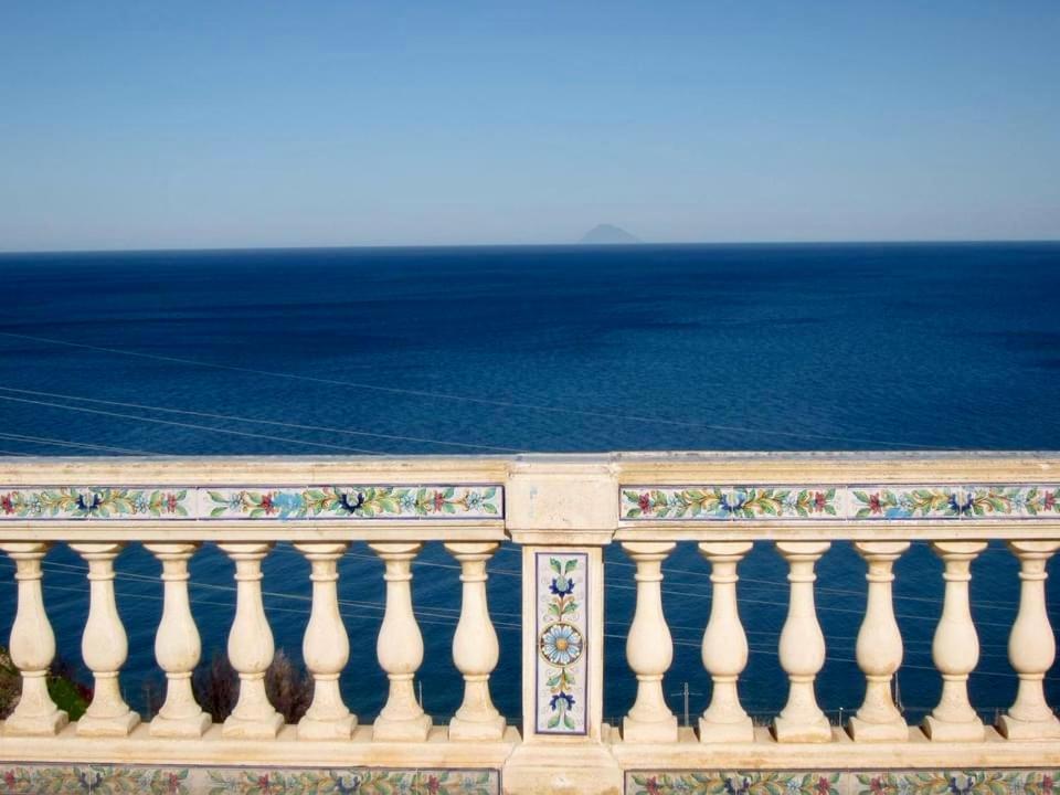 The Palace B&B And Apartments Santo Stefano di Camastra Exteriör bild