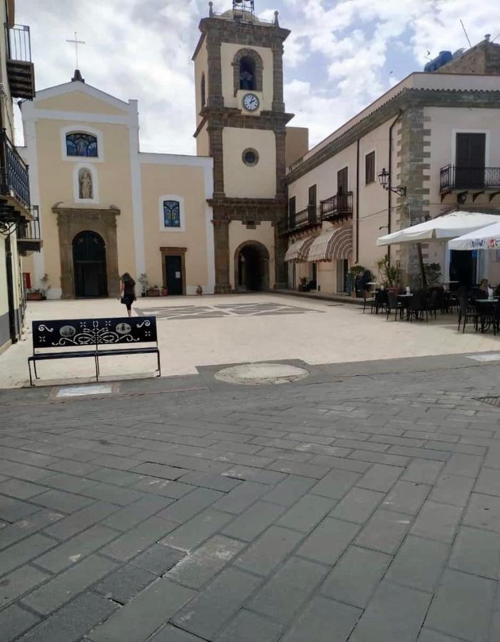 The Palace B&B And Apartments Santo Stefano di Camastra Exteriör bild