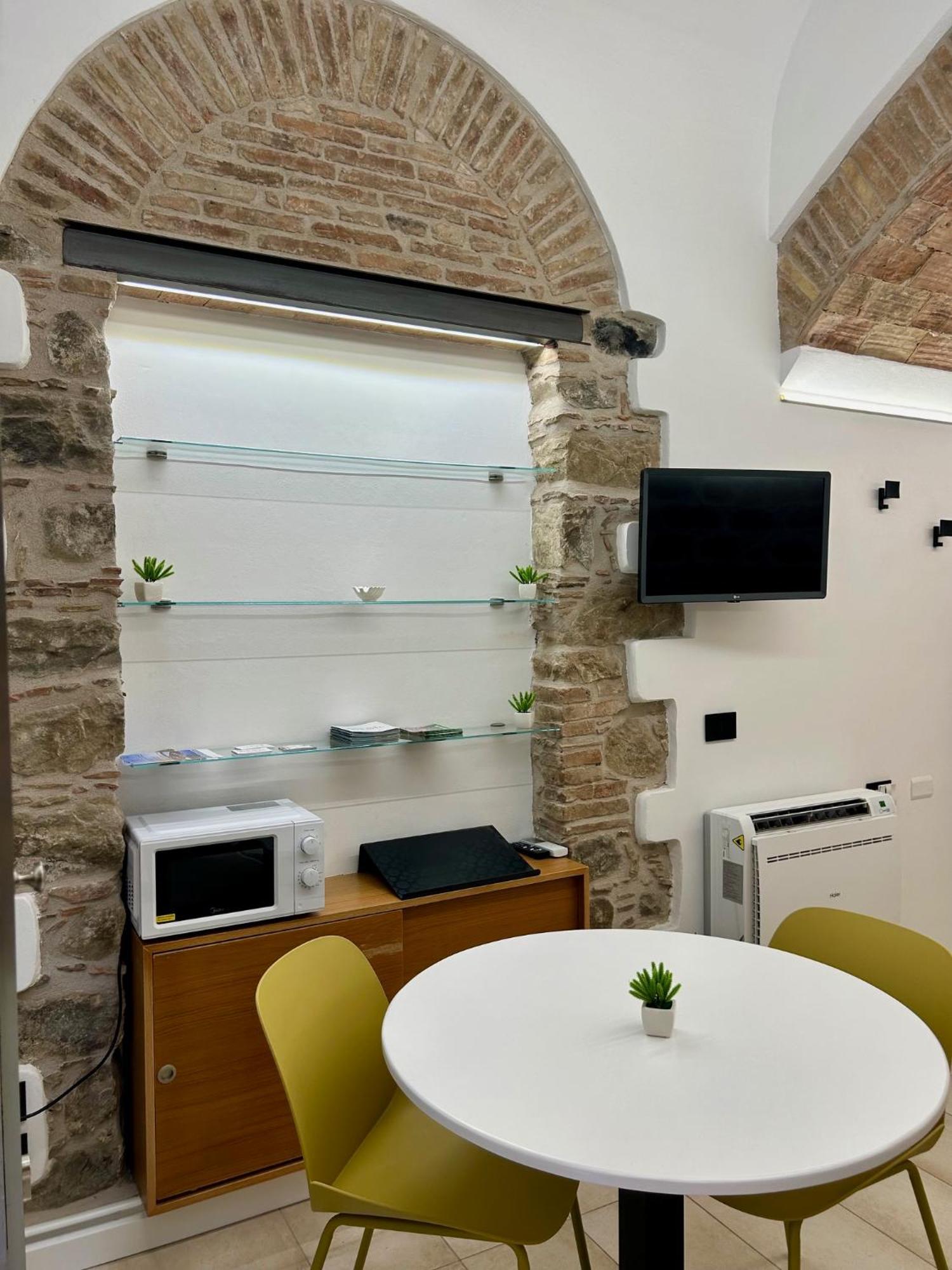 The Palace B&B And Apartments Santo Stefano di Camastra Exteriör bild