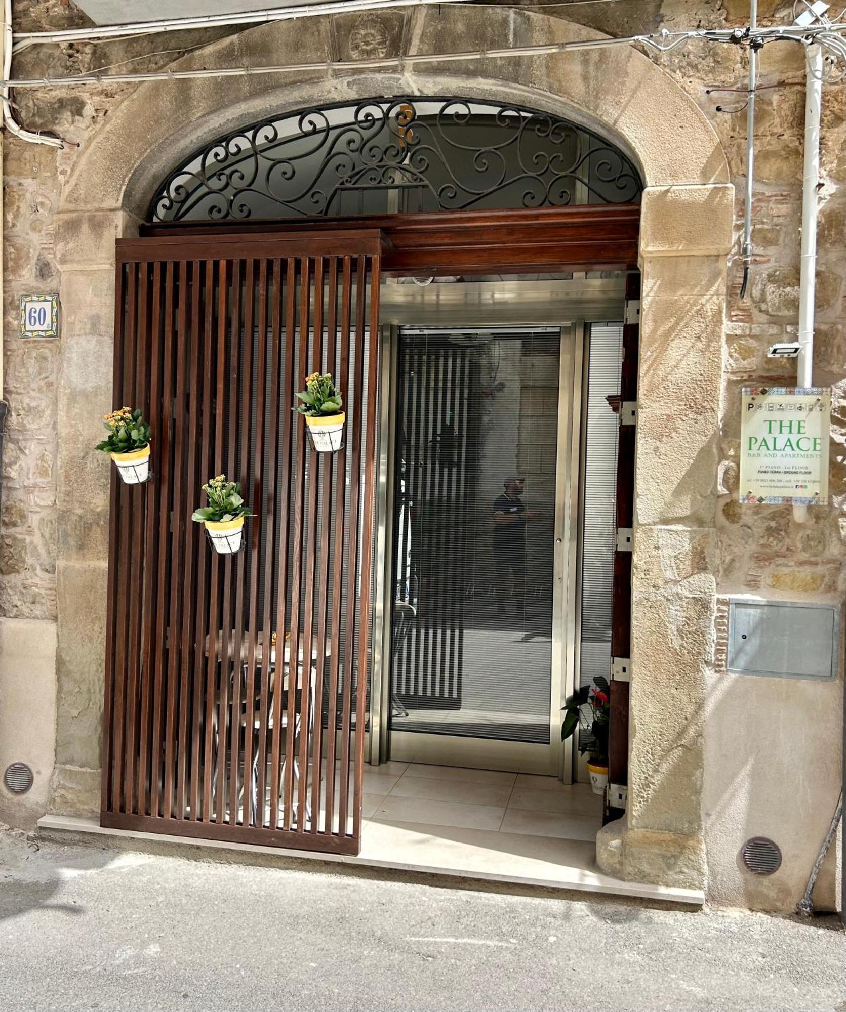 The Palace B&B And Apartments Santo Stefano di Camastra Exteriör bild